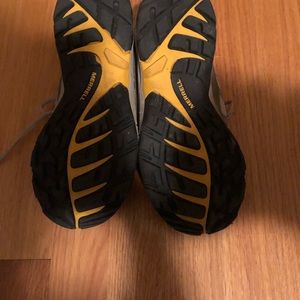 Merrell Shoes - Merrelle hiking shoes/tennis shoes Merrell Shoes - Merrelle hiking shoes/tennis shoes